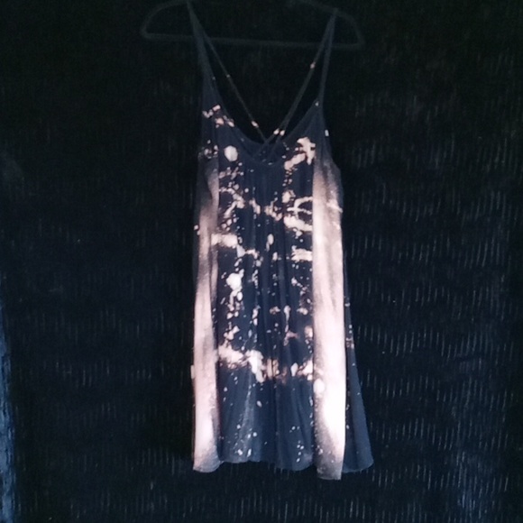 Funky bleaching Light material dress - Picture 2 of 3